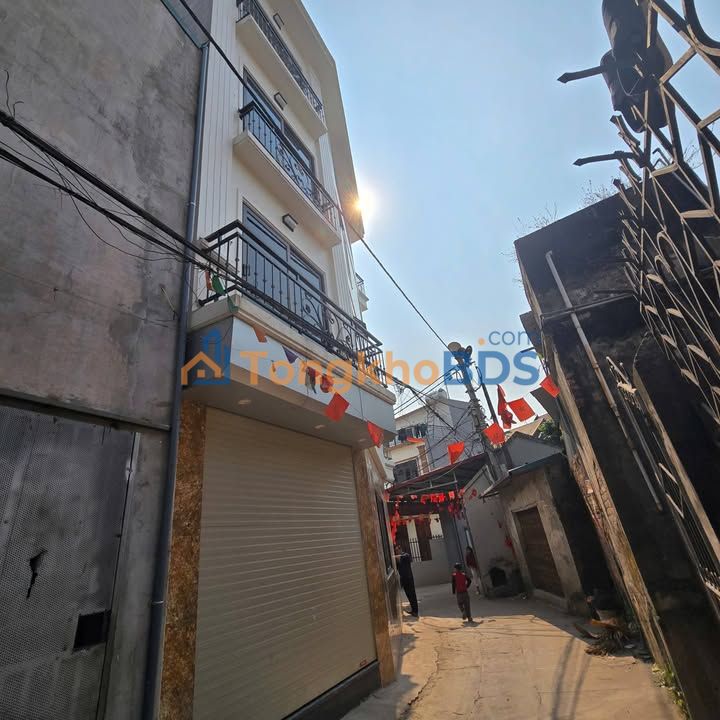 Cho thuê nhà 4 tầng 5PN đường Làng Vân, Hoài Đức - Giá 8tr/tháng