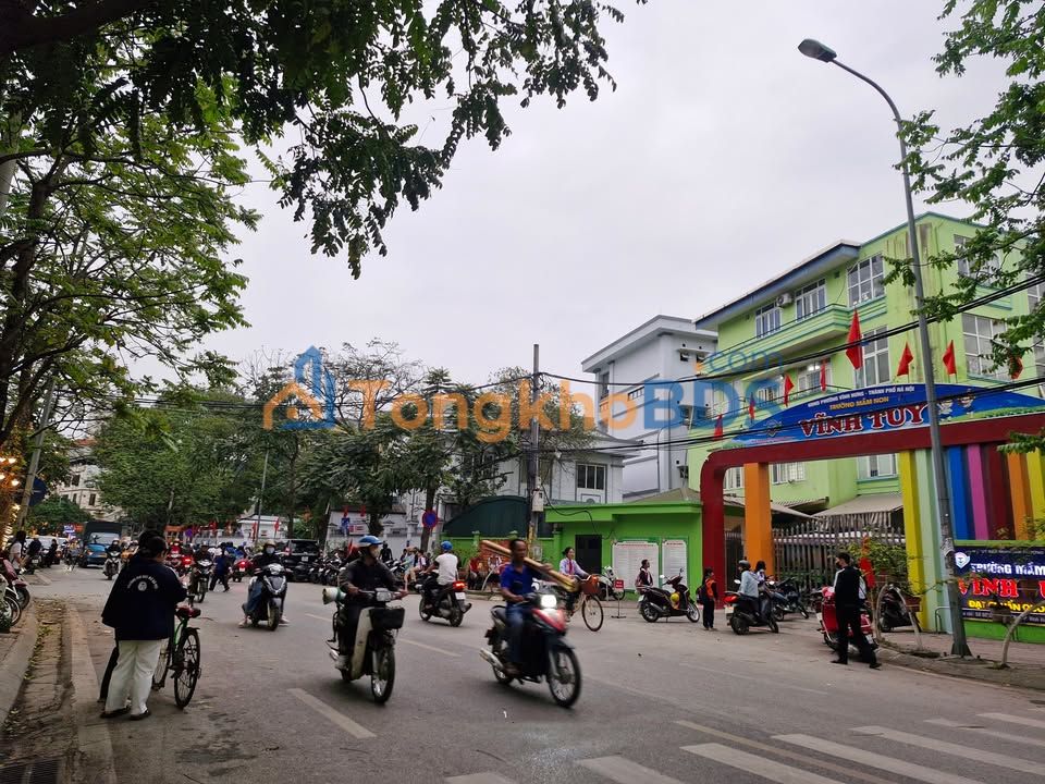 Nhà Phố Dương Văn Bé 250m² - 5 Tầng Thang Máy - Đối Diện Times City