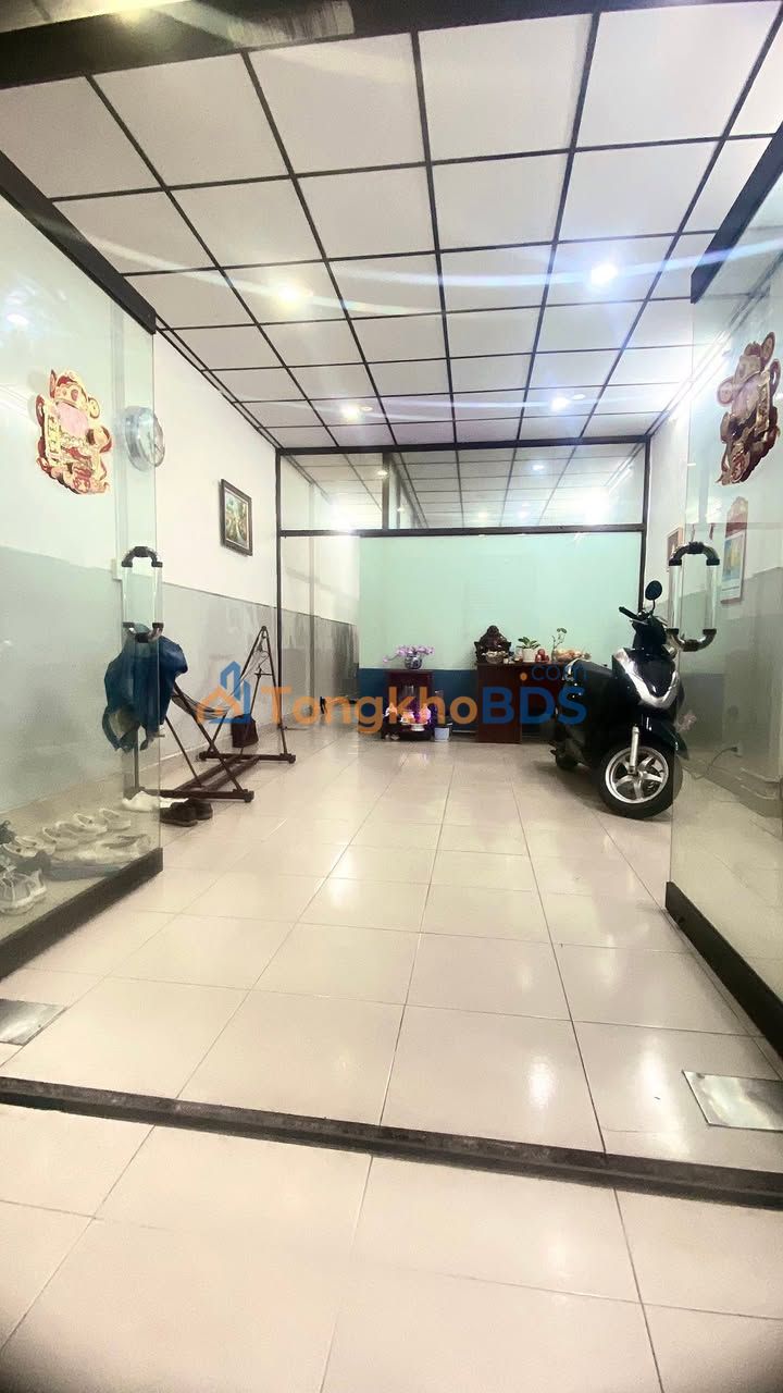 Nhà phố Trần Xuân Hoà Q5 80m² 16 triệu - Mặt tiền kinh doanh