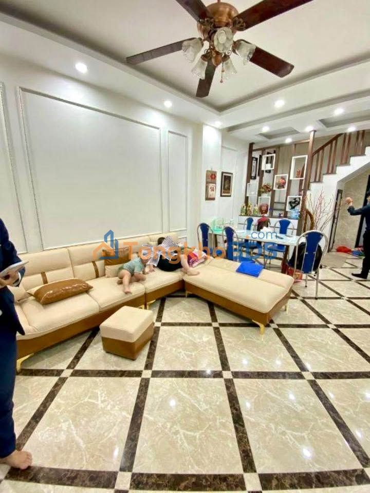 Nhà Minh Khai 46m² 5 Tầng - Sân Rộng, Gần Ô Tô, Giá 8.3 Tỷ TL