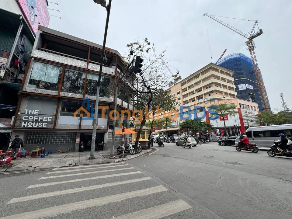 Nhà phố cho thuê Lê Duẩn Hai Bà Trưng 100m² - Ô tô vào nhà
