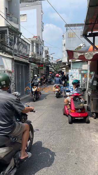 Nhà 5 Tầng Hẻm Xe Hơi Dương Bá Trạc, Q8 - 70m² - 8PN - Dòng Tiền 10 Tỷ