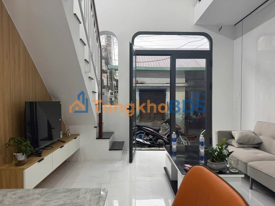 Nhà kiệt Hoàng Diệu, Hải Châu - 42m² Sổ Hồng, Lô Góc, 3PN - Giá 3.45 Tỷ