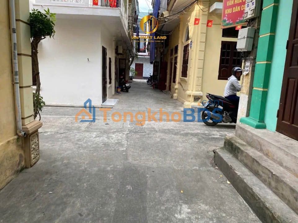 Bán Đất Tặng Nhà 2 Tầng Cũ Nguyễn Viết Xuân, Nam Định - 76.9m² Giá Tốt