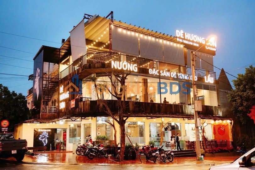 Cho thuê nhà 3 tầng Tráng A Pao, Sa Pa - 290m² sẵn sàng kinh doanh