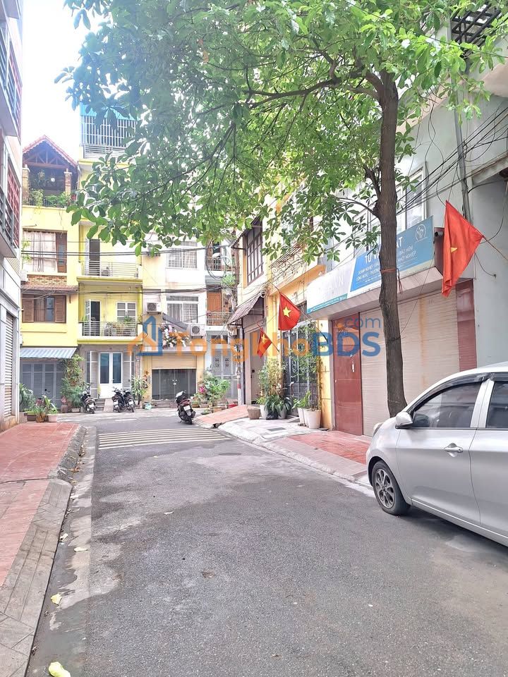 Nhà phân lô Ngõ 13 Lĩnh Nam 73m² - Ô tô vào nhà