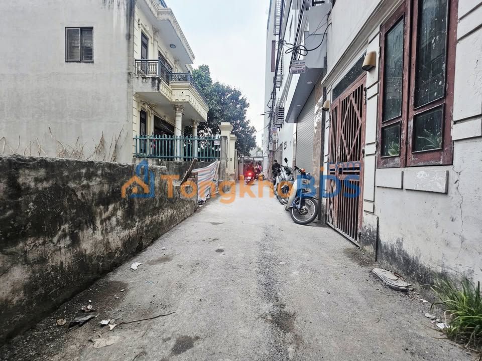 Đất Vàng Long Biên 67m² - Ngõ Ô Tô Thông, Sổ Đỏ Vuông Vắn