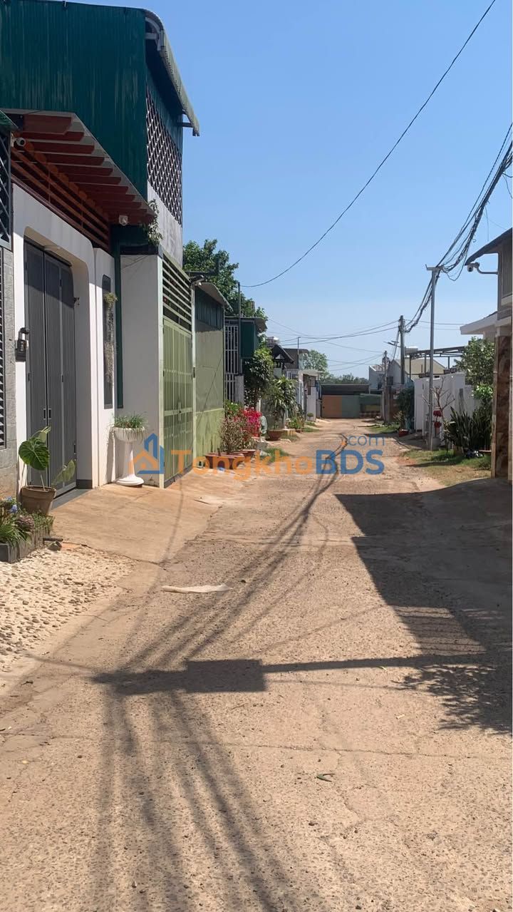 Nhà 105m² Hẻm Cấp 1 Giải Phóng Cũ, Buôn Ma Thuột - Giá 2.35 Tỷ