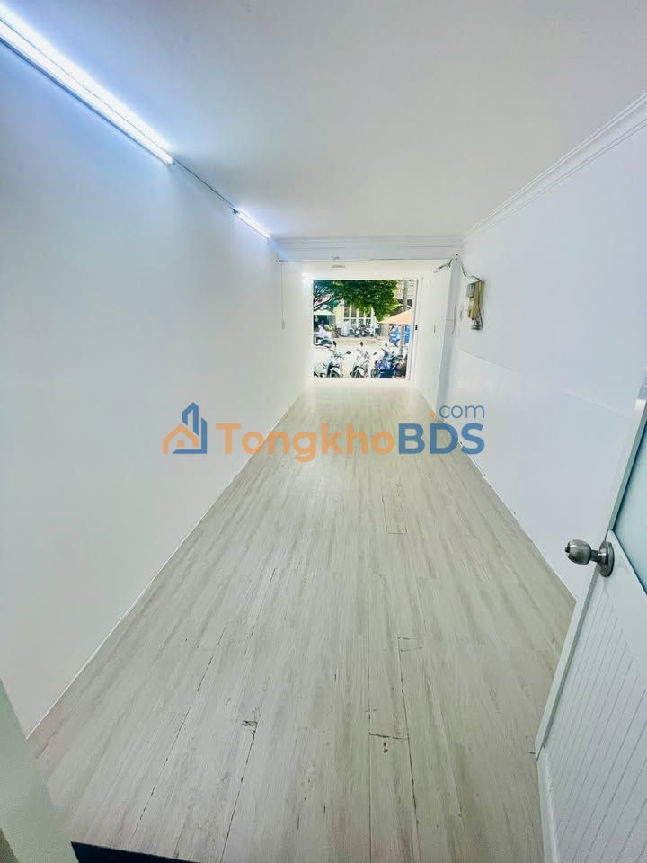 Mặt bằng Nguyễn Gia Trí Q.Bình Thạnh 30m² 16tr - Mặt tiền KD