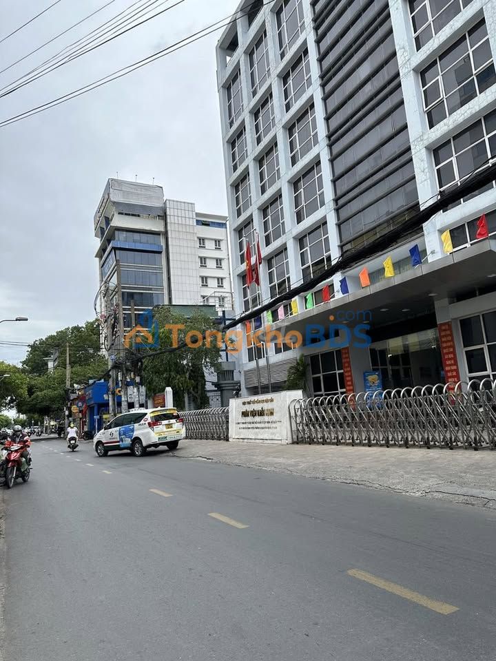 Nhà 2MT Nguyễn Trọng Tuyển 85m² - Ô tô vào tận nhà