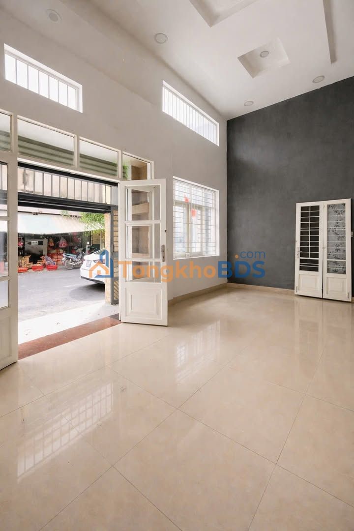 Cho thuê mặt bằng lô góc 2 mặt tiền đường Số 6, Quận 4 - 14 Triệu/Tháng