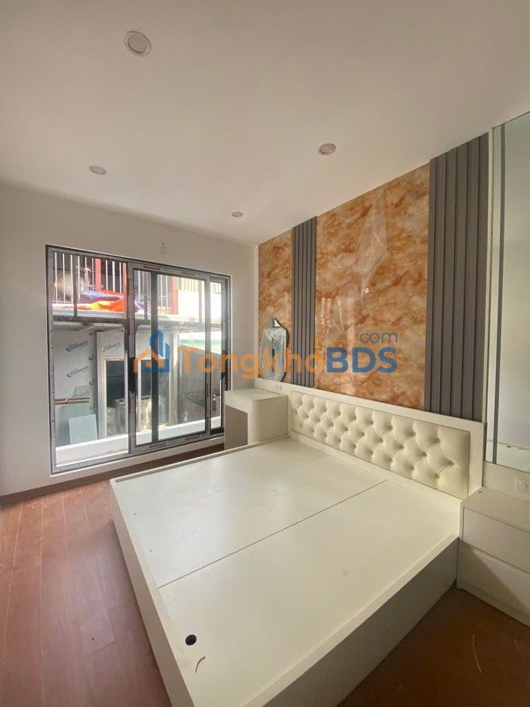 Nhà Phân Lô Cán Bộ Ba Đình 26m² - 7.5 Tỷ, Sổ Đỏ Sẵn Sàng