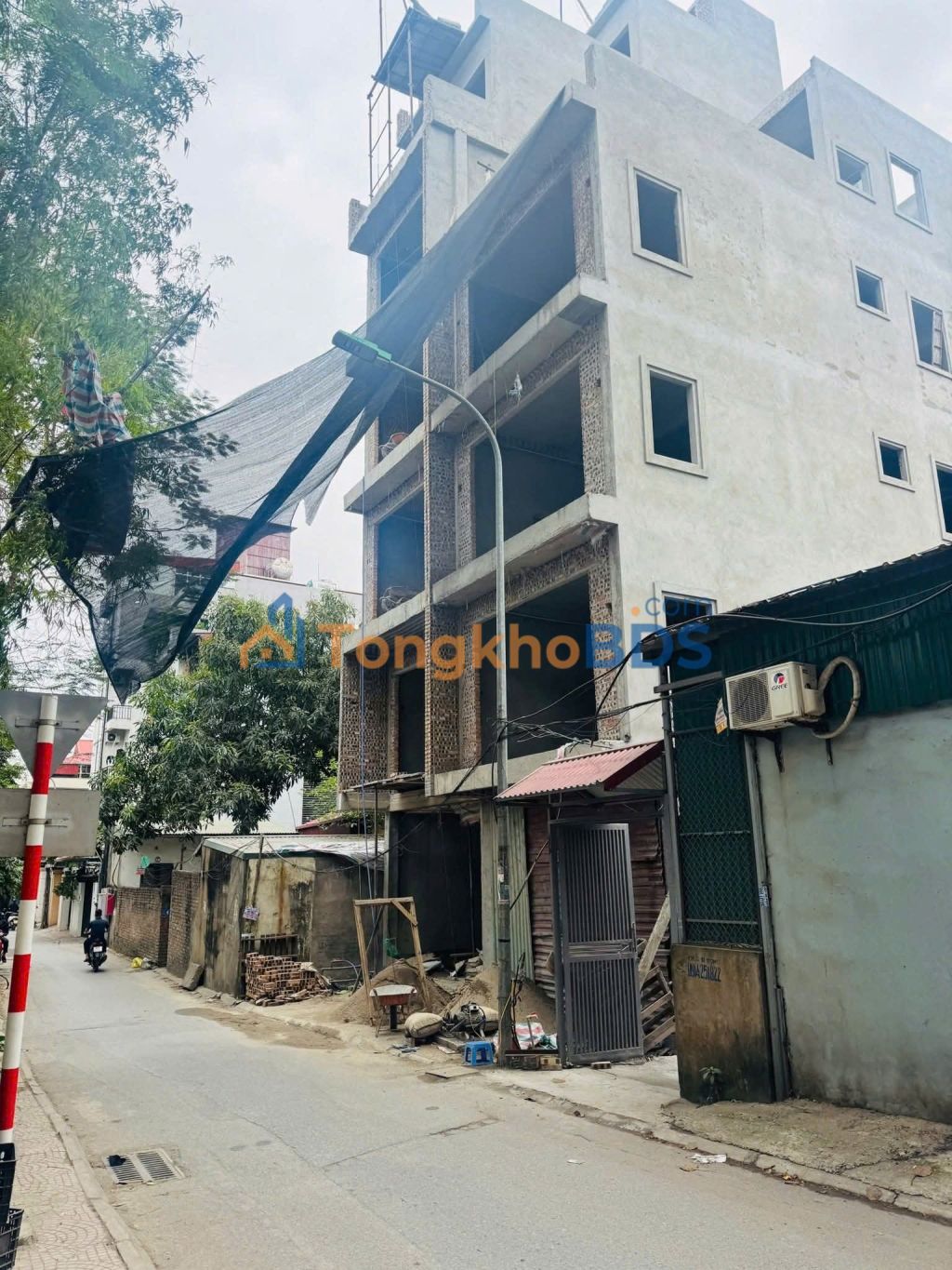 Nhà Bát Khối 44m² - Kinh doanh sầm uất, gần Aeon Long Biên