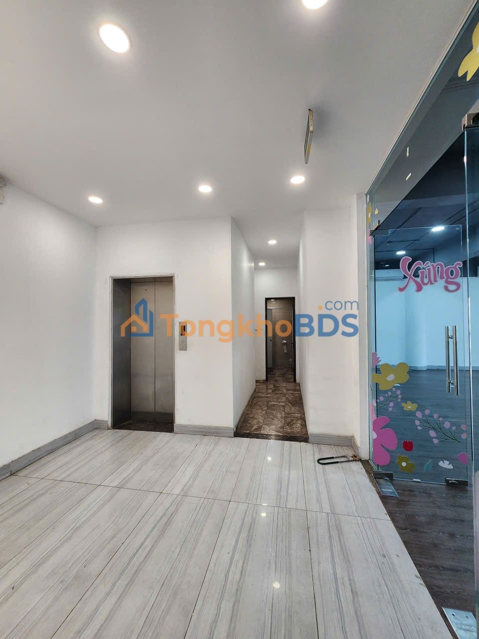 Văn phòng 60m² Full Nội thất - View Hồ Hoàng Cầu, Đống Đa