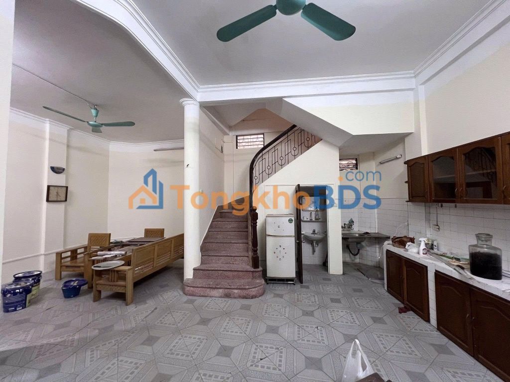 Cho thuê nhà 3 tầng 70m² đường Đông Quan, Cầu Giấy - Sẵn Sàng Ở Ngay!
