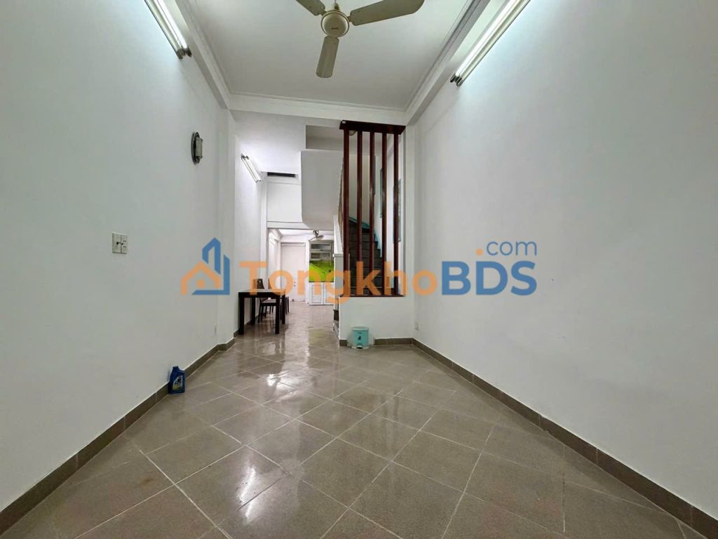 Nhà 32m² Quận 10 - 2PN, 2WC - Giá 6.75 Tỷ, Chính Chủ Bán Gấp