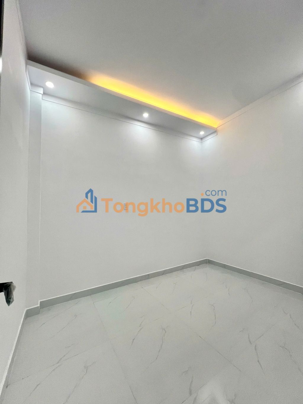 Nhà 1 Trệt 1 Lầu Vĩnh Cửu - 3PN, Sân Xe Hơi, Sổ Riêng, Giá 2.x Tỷ