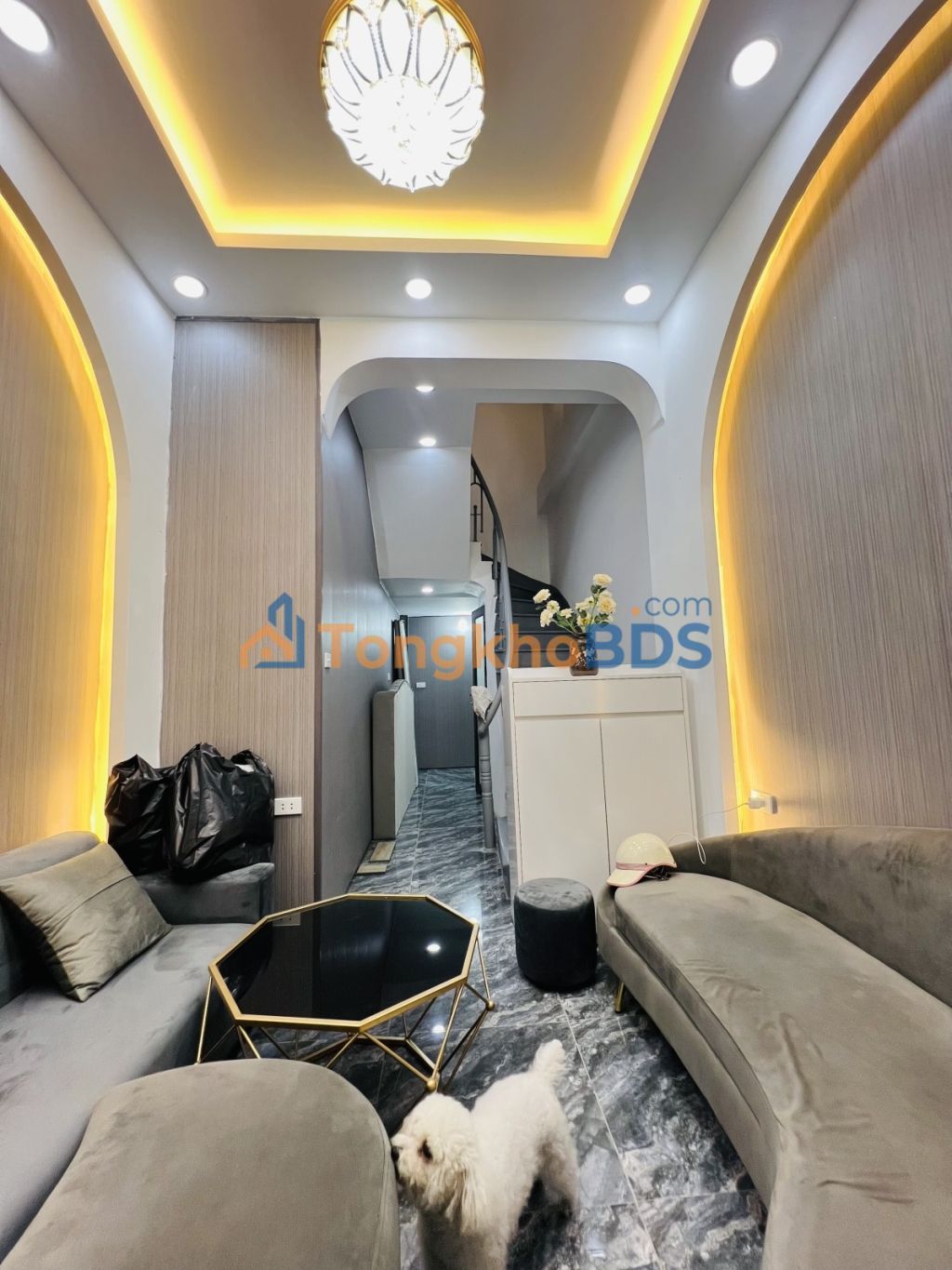 Nhà 18m² Ngọc Hà, Ba Đình - 6.5 Tỷ, Mặt Hồ View Đẹp