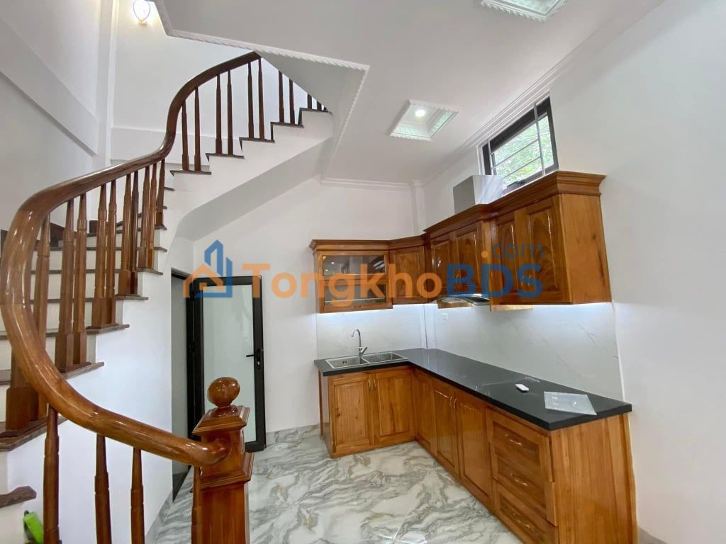 Nhà Long Biên 40m² 6.1 tỷ - Ô tô vào tận nhà