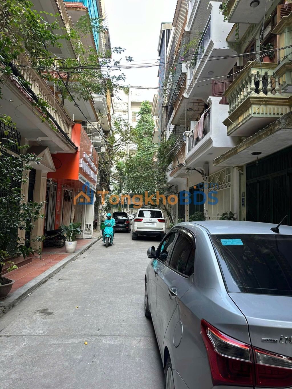 Văn phòng 108m² Chùa Láng, Đống Đa - Sẵn sàng hoạt động, ô tô tới cửa