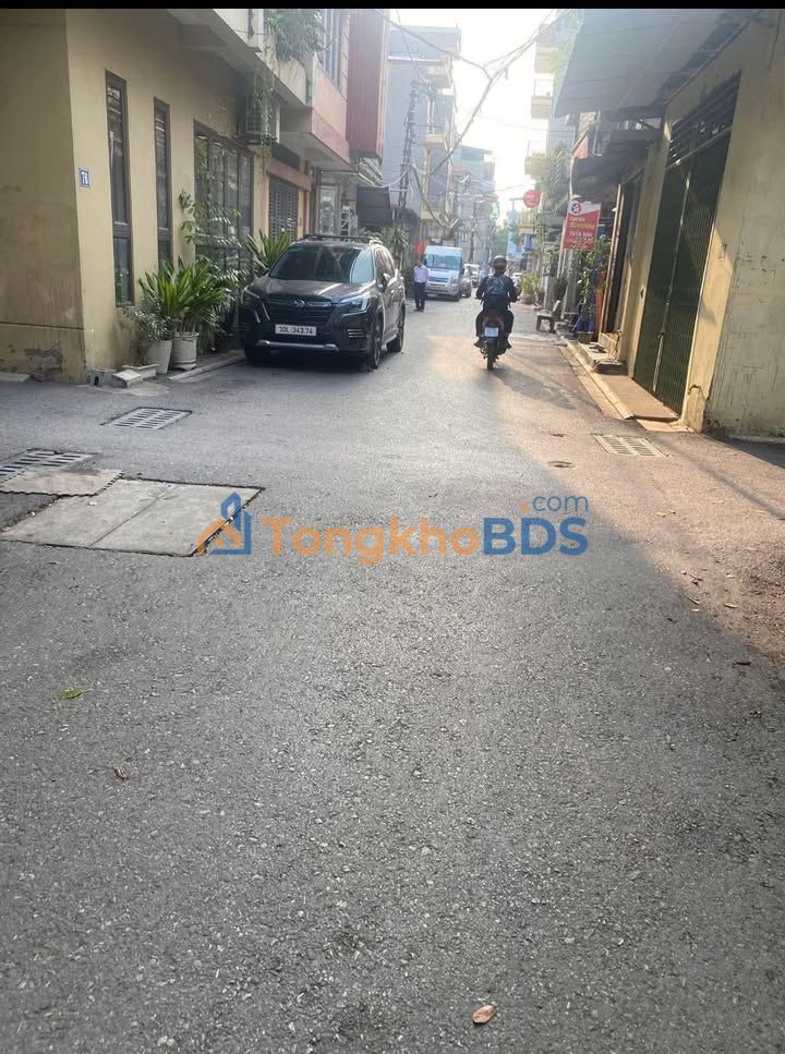 Bán Nhà Yên Viên Gia Lâm - 70m² - 2 Mặt Ngõ Ô Tô Tránh