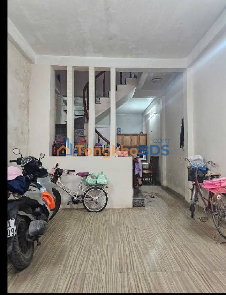 Nhà 45m² 3 Tầng Ngõ 298 Ngọc Hồi - Ô tô Tránh - 7.9 Tỷ