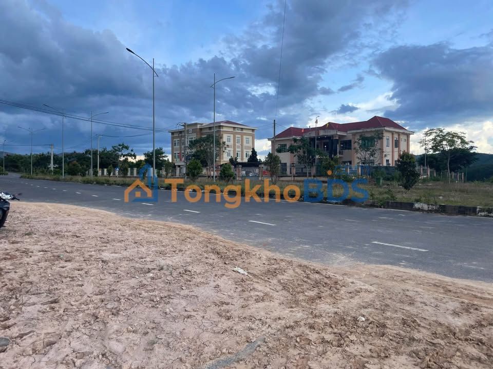 Đất thổ cư 210m² mặt tiền đường N1, Sa Thầy, Kon Tum - Giá tốt