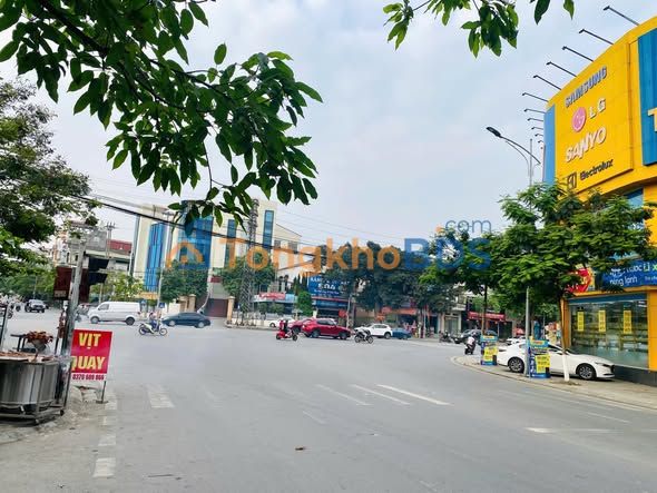 Nhà Phố Kinh Doanh Ngã 4 Thanh Miếu - 82m², Mặt Tiền 4m - Giá 6.x Tỷ