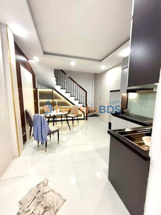 Nhà Tân Mai 30m² 7.2 tỷ - Full nội thất sẵn ở