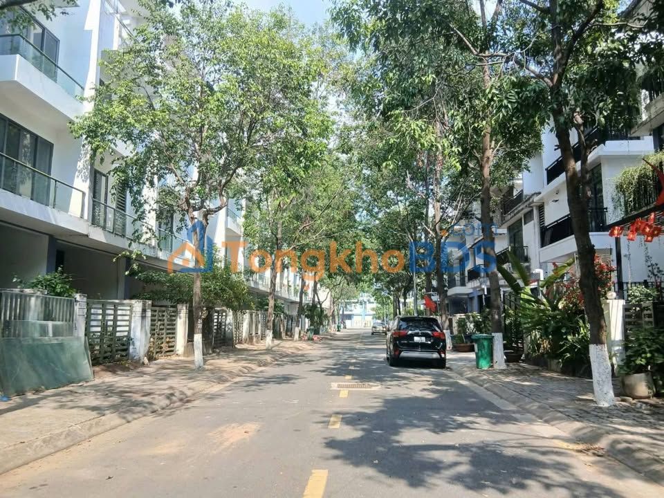 Nhà 3 Tầng 160m² KDC Đông Tăng Long, Quận 9 - Giá 11.9 Tỷ