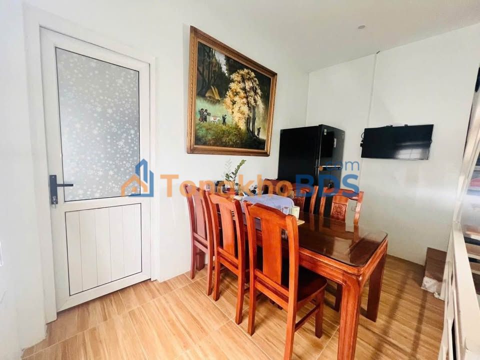 Nhà Lô Góc Ba Đình 32m² - 7.9 Tỷ - Sẵn Sổ Đỏ, Gần Phố