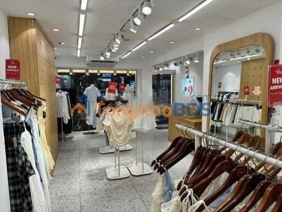 Cho thuê nhà mặt phố Phạm Ngọc Thạch, Đống Đa, 80m² - Kinh doanh sầm uất