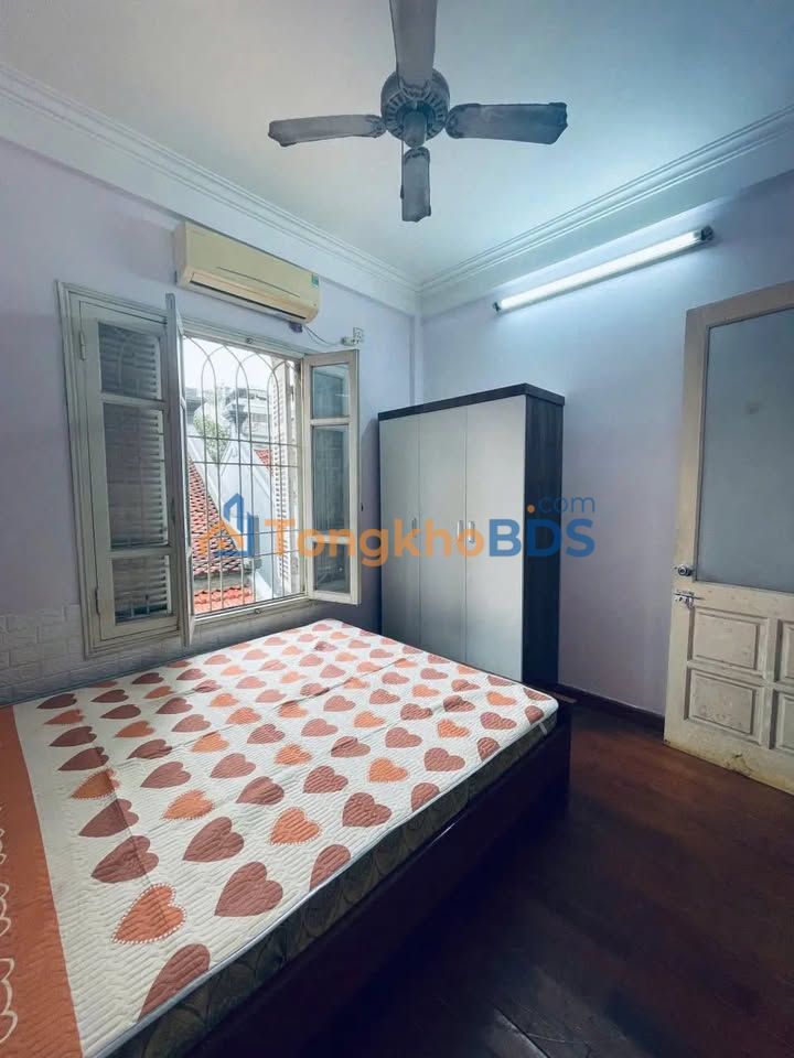 Cho thuê phòng trọ 20m² Đê La Thành, Đống Đa - Giá 3 triệu, sẵn ở ngay!