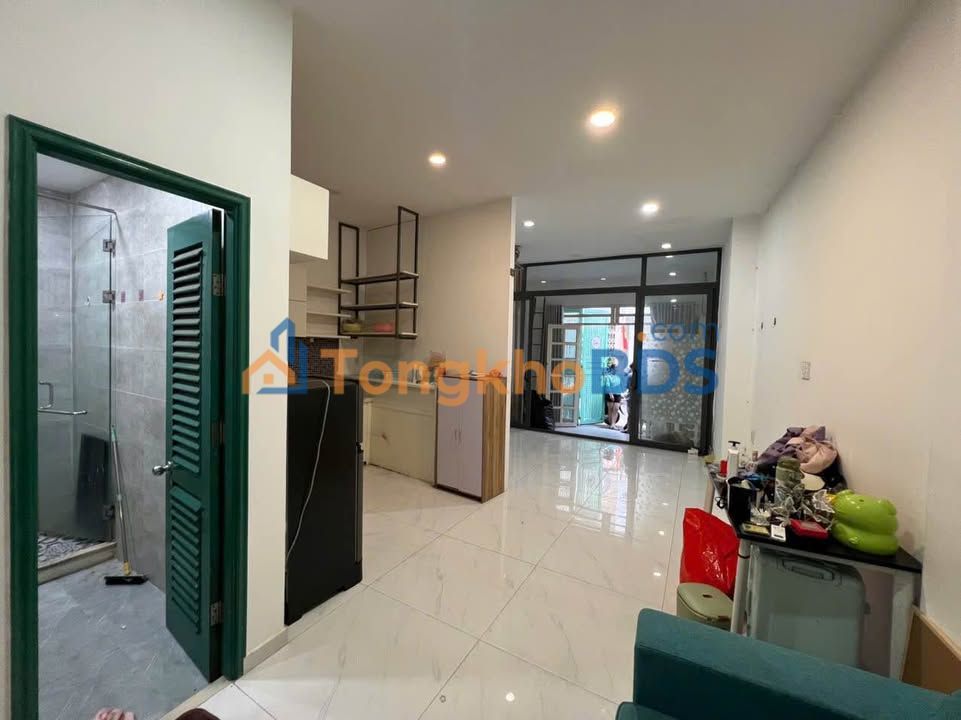 Nhà Nguyên Căn Hai Bà Trưng, Q3 - 76m² Giá 18 Triệu - Xe Hơi Vào Nhà