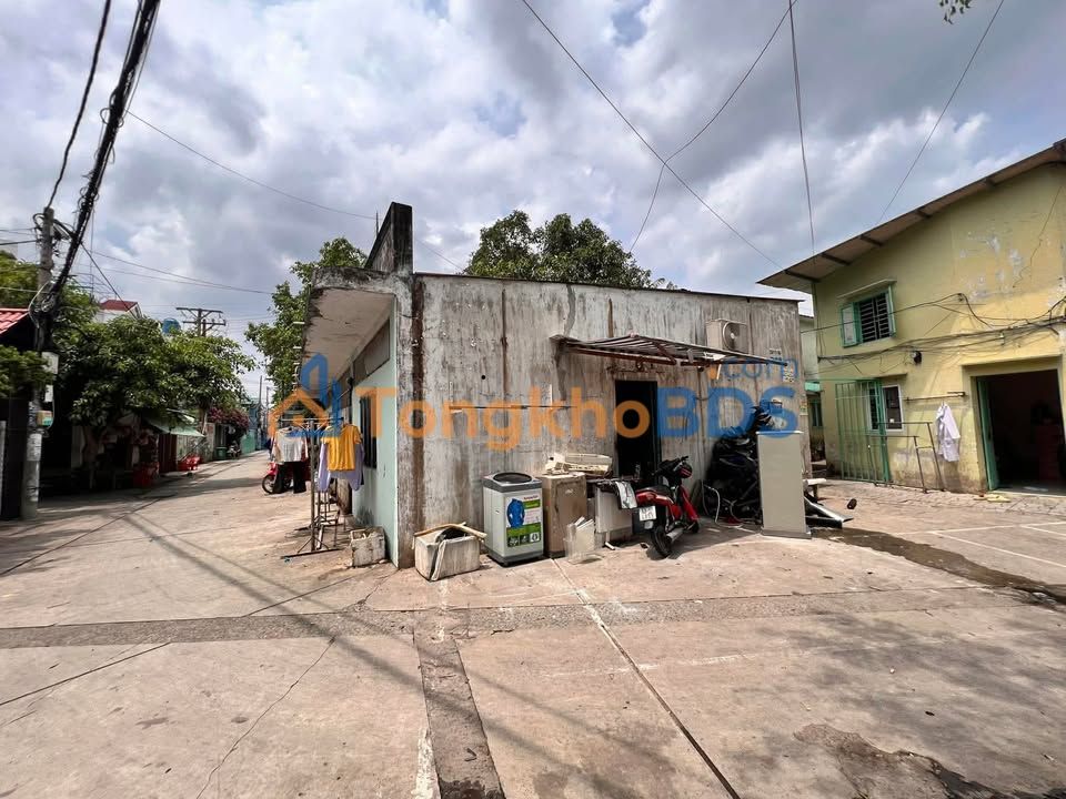 Bán Đất Tặng 4 Phòng Trọ Hẻm Xe Hơi Lê Trọng Tấn Bình Tân - 115m²