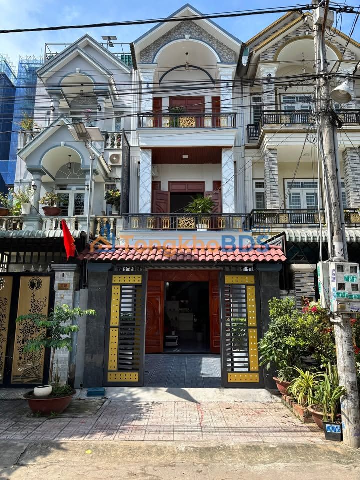 Nhà 3 Tầng Dĩ An 90m² - Sổ Hồng Riêng, Full Nội Thất Cao Cấp