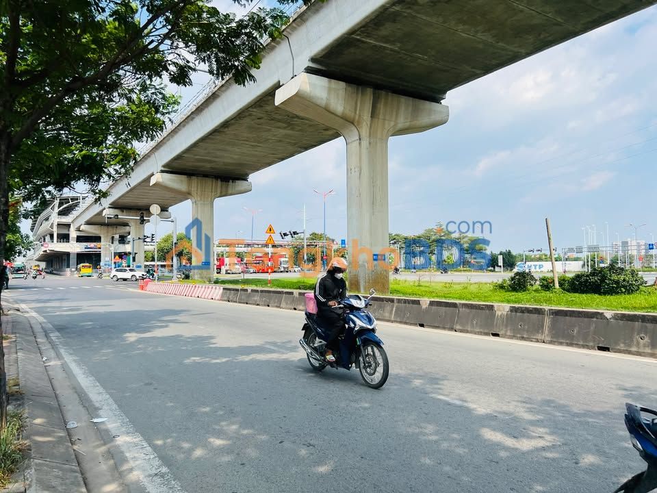 Nhà Mặt Tiền Xa Lộ Hà Nội, Thủ Đức - 280m² Sát Ga Metro, Giá 20.5 Tỷ