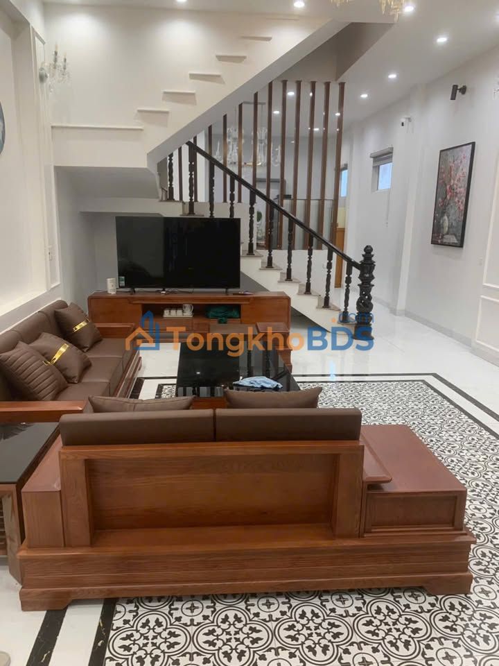 Nhà Mặt Tiền Kinh Doanh Đường Thành Thái, 100m², 3 Tầng, Giá 5 Tỷ