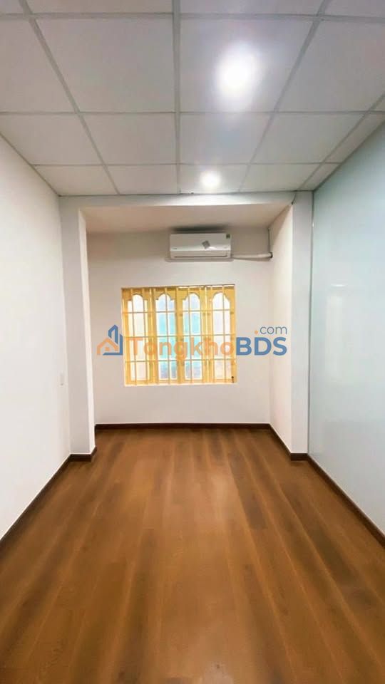 Bán Nhà Hẻm Xe Hơi Huỳnh Tấn Phát Q7 - 74m², SHR, Giá Tốt