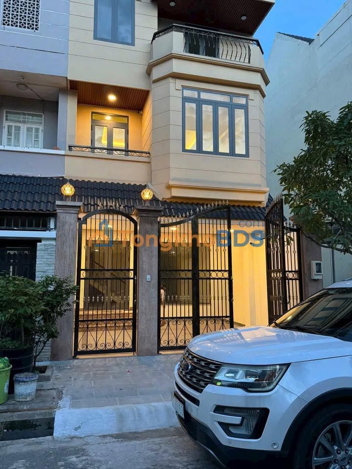 Cho Thuê Nhà Nguyên Căn 150m² Full Nội Thất - Khu Dân Cư Phú Hữu, Q9, TP.HCM