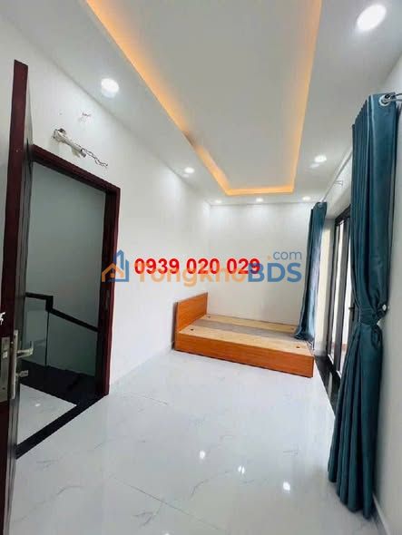 Nhà 3 Tầng Long Trường 54.7m² - 4PN, Hẻm 10m, Giá 4.8 Tỷ
