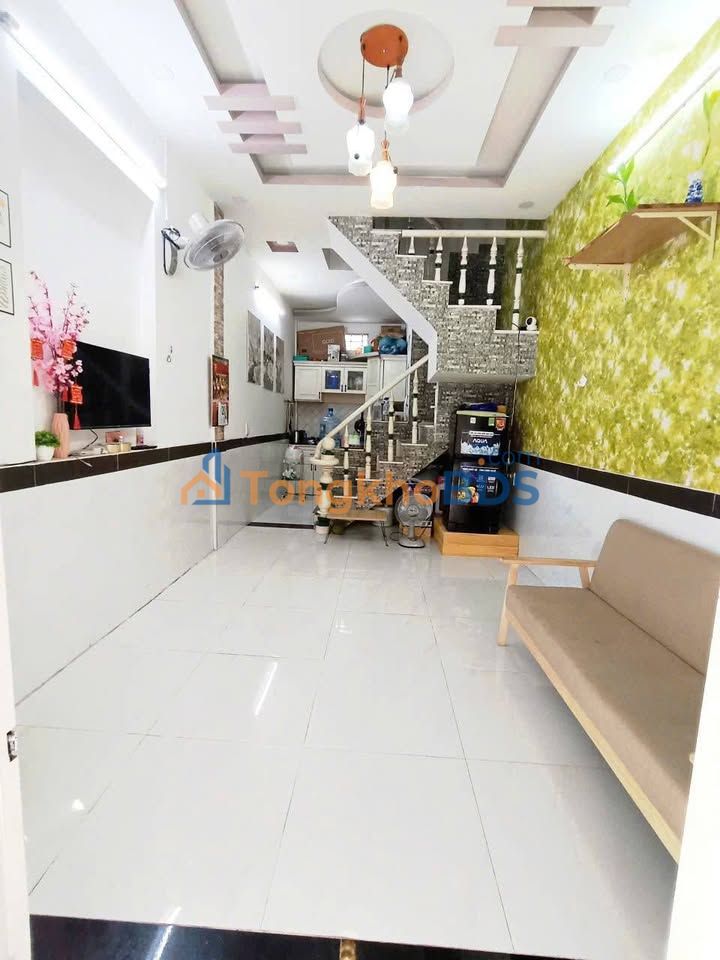 Nhà 1.32 Tỷ Quận 12, 2PN, Hẻm Xe Hơi 4m, Sổ Hồng Chung