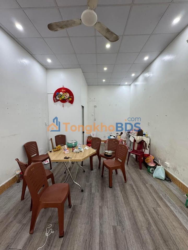 Nhà 28m² mặt tiền Nguyễn Du, Nam Định - Giá 8 triệu/tháng