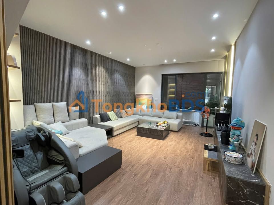 Nhà Mặt Tiền Kinh Doanh Dĩ An 127m² - 11.5 Tỷ - Sổ Hồng Hoàn Công