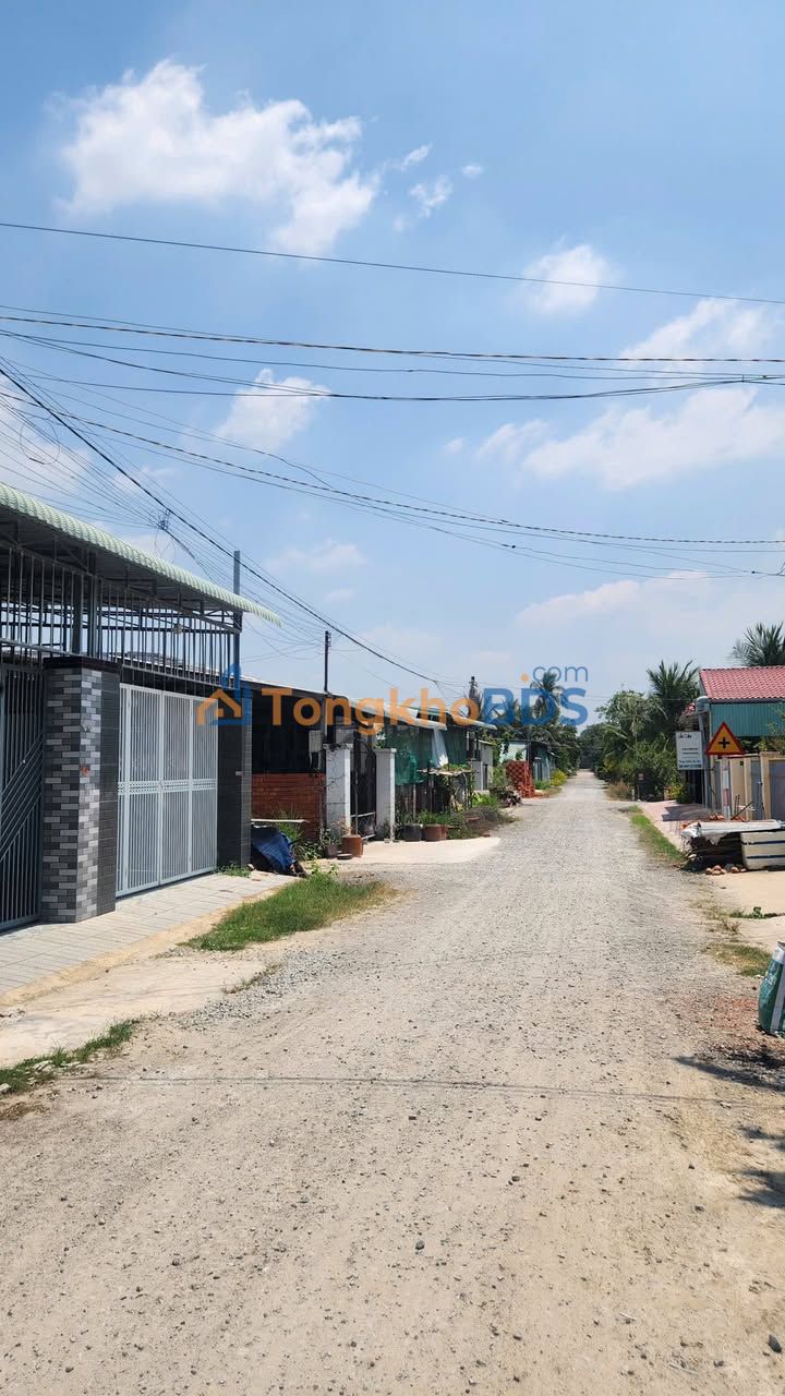 Nhà 165m² Đường Thông Thoáng Trảng Bàng - Sổ Hồng Thổ Cư, Giá 1.55 Tỷ