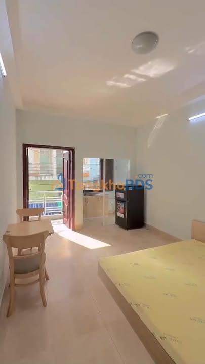 Phòng Trọ Ban Công Thoáng Mát Quận 10 - Nguyễn Ngọc Lộc
