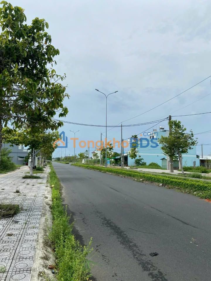 Bán Gấp Đất Vàng 300m² Phường 5, Vĩnh Long - Lộ Ô Tô Rộng