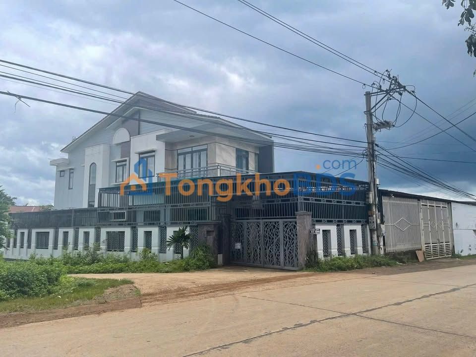 Bán Gấp Nhà Góc 3 Mặt Tiền 888m² - Buôn Ma Thuột, Đắk Lắk - Giá 18.5 Tỷ