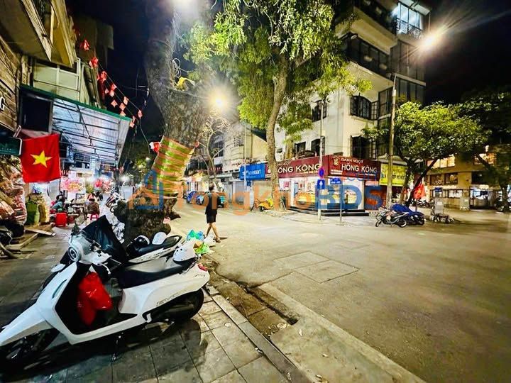 Bán gấp tập thể Hàng Lược, Hoàn Kiếm 40m² - Sổ đỏ chính chủ, giá 2.75 tỷ