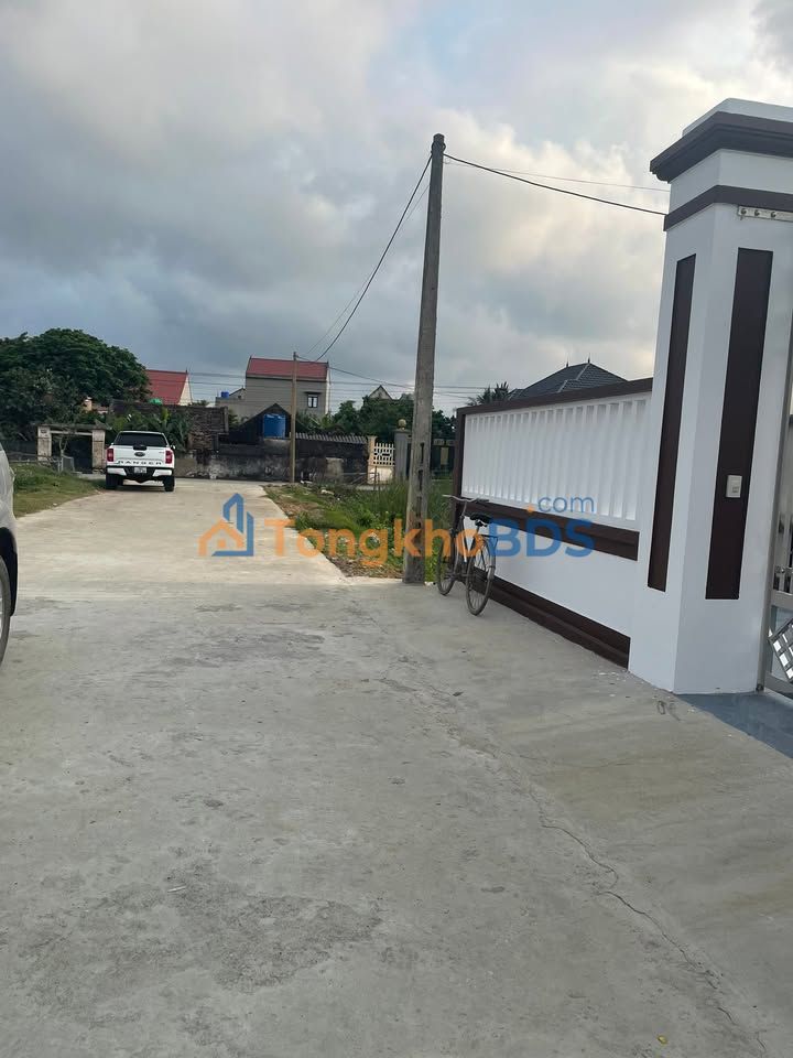 Đất nền Thanh Xuân - 200m² Hướng Tây, Đường Thông, Giá Tốt